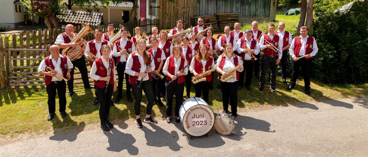Gruppenbild bei der Kirmes in Staffel 2023